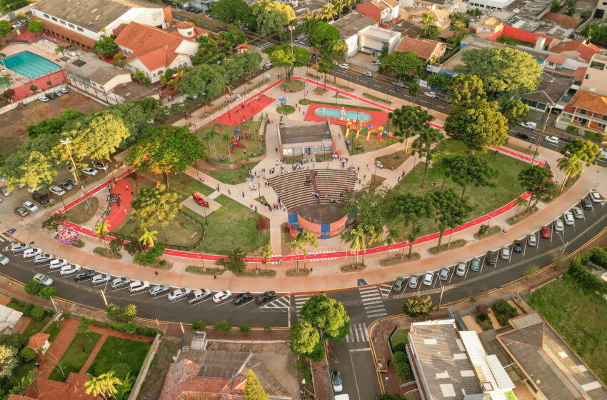  Praça do Clube 28 terá show de samba e pagode neste domingo