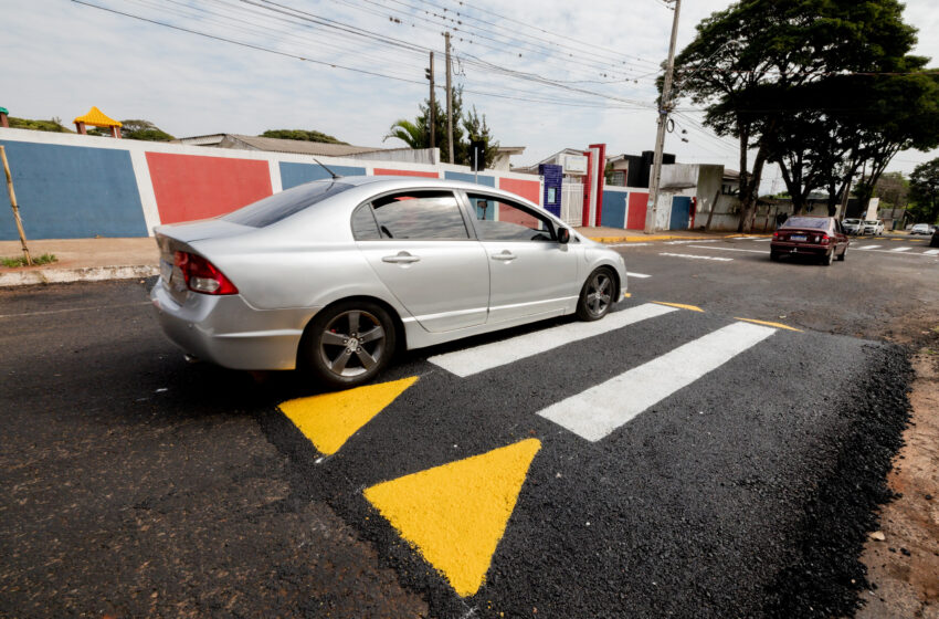  Vila Reis ganha faixa elevada em frente Escola José de Alencar