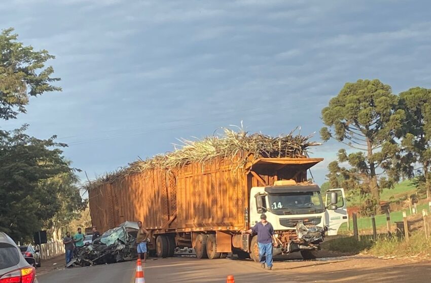  Motorista morre após bater contra treminhão em Jandaia do Sul