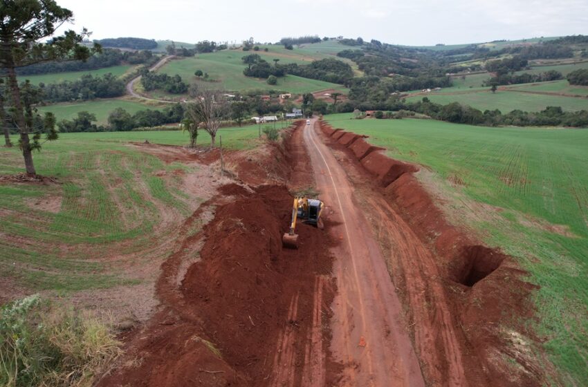  Prefeitura de Ivaiporã inicia importante obra na Rodovia Nicolau Koltun no valor de R$ 2,3 milhões