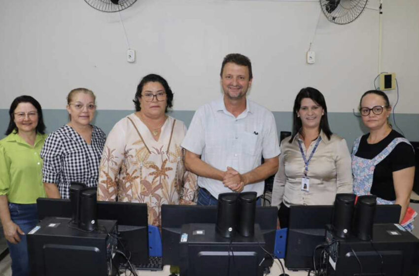  Novo Itacolomi: Deputado Do Carmo entrega investimentos na educação com equipamentos para escola do município