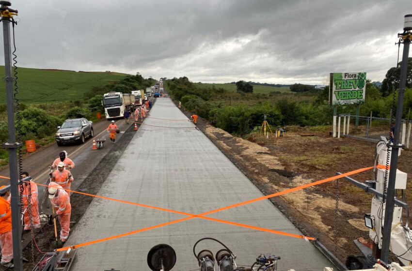  Estado executa rodovia em concreto no Sudoeste e grandes obras na RMC e Londrina