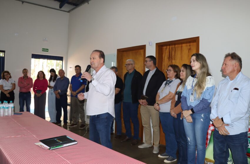  Prefeito Carlos Gil participa da reinauguração do Frango Caipira e anuncia instalação de 2 empresas em Ivaiporã