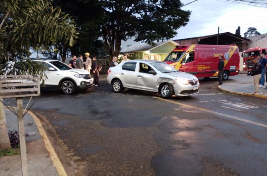  Batida entre carros deixa criança ferida em Apucarana