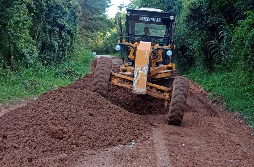  Governo do Estado investe nas estradas rurais do Vale do Ivaí