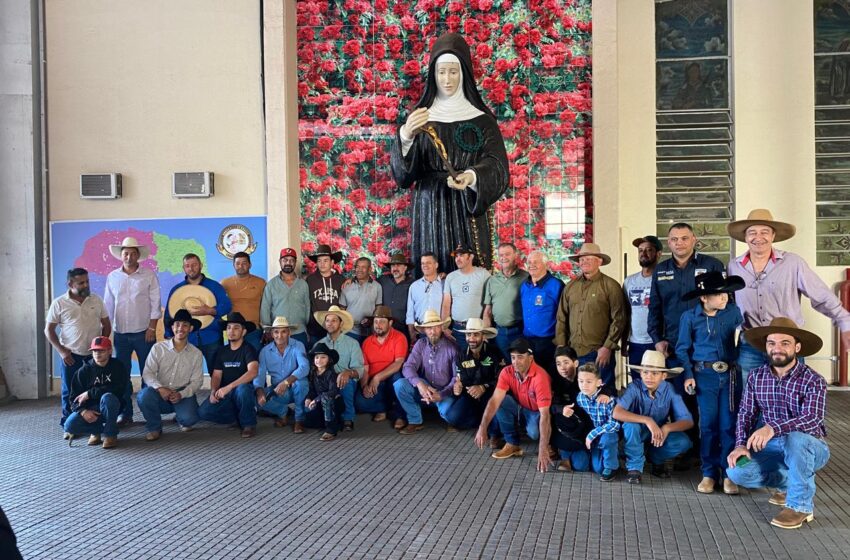  Comitiva Nova Moreira realiza Cavalgada de Fé e Devoção ao Santuário de Santa Rita de Cássia