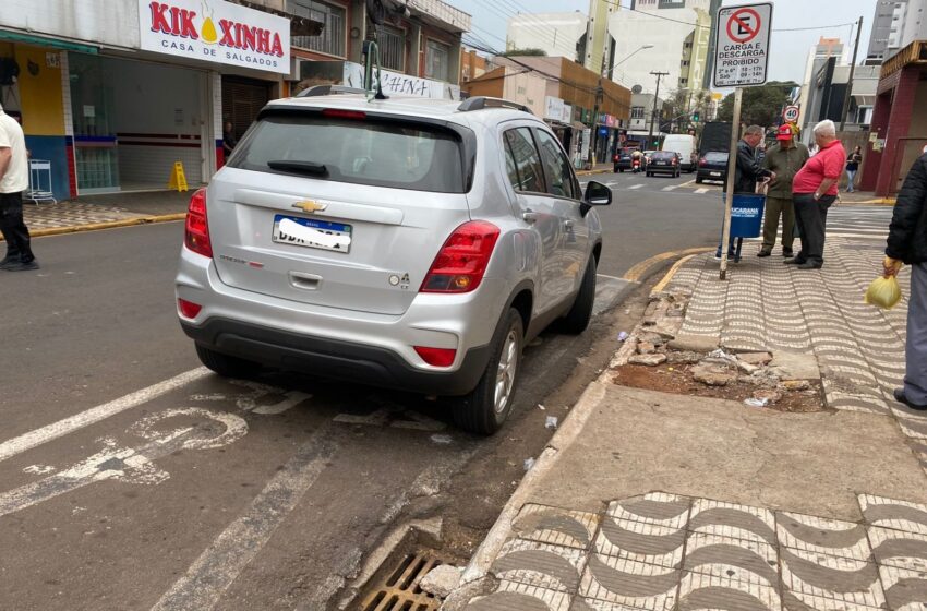  Idosa é atropelada no centro de Apucarana