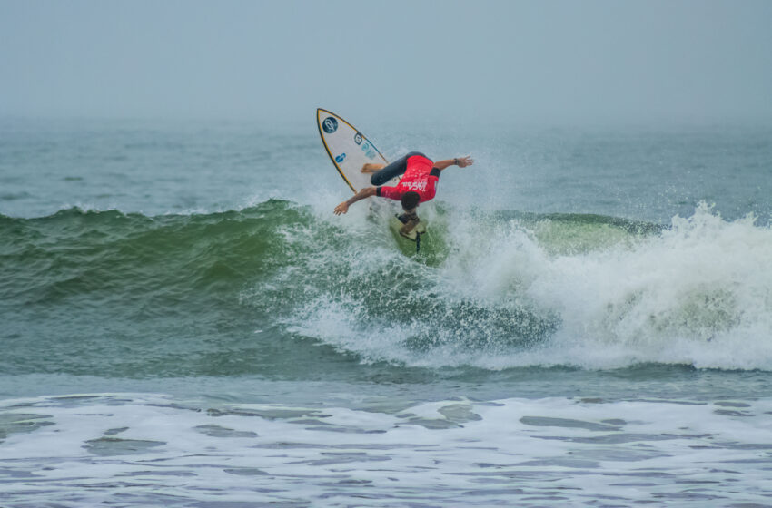  Paranaenses terminam no pódio na 3ª Taça Brasil 5000 de Surf, disputada no Pico de Matinhos