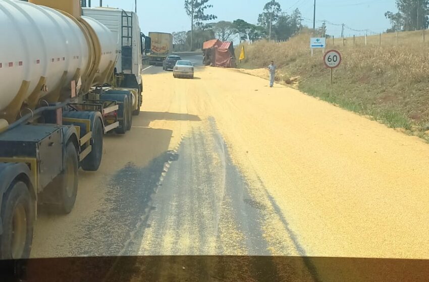  Mais um tombamento é registrado no Contorno Sul de Apucarana