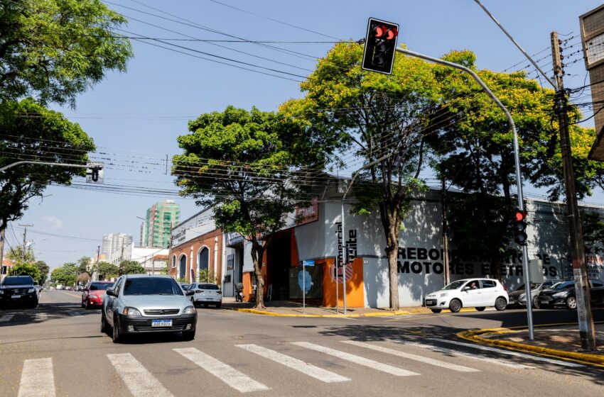  Semáforo é ativado em “cruzamento crítico” na Barra Funda em Apucarana