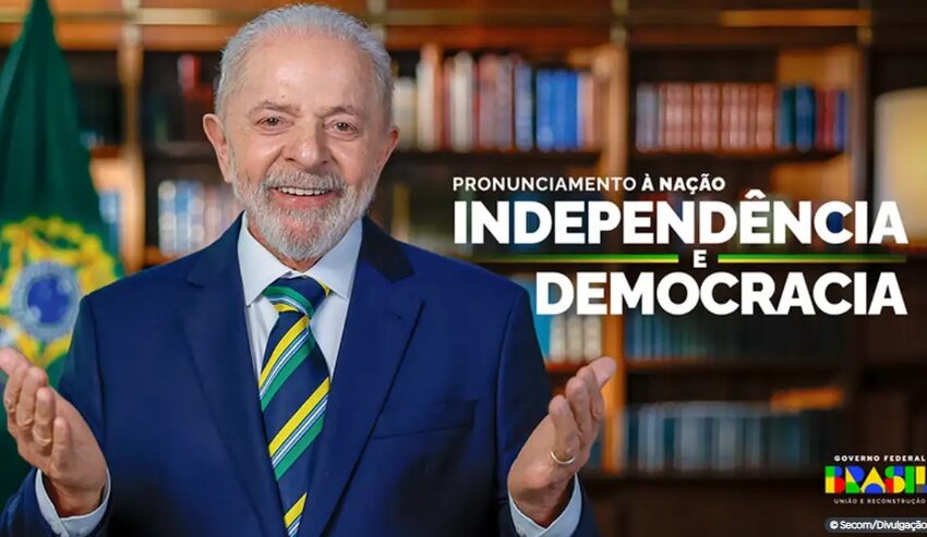  Lula exalta democracia em pronunciamento da Independência