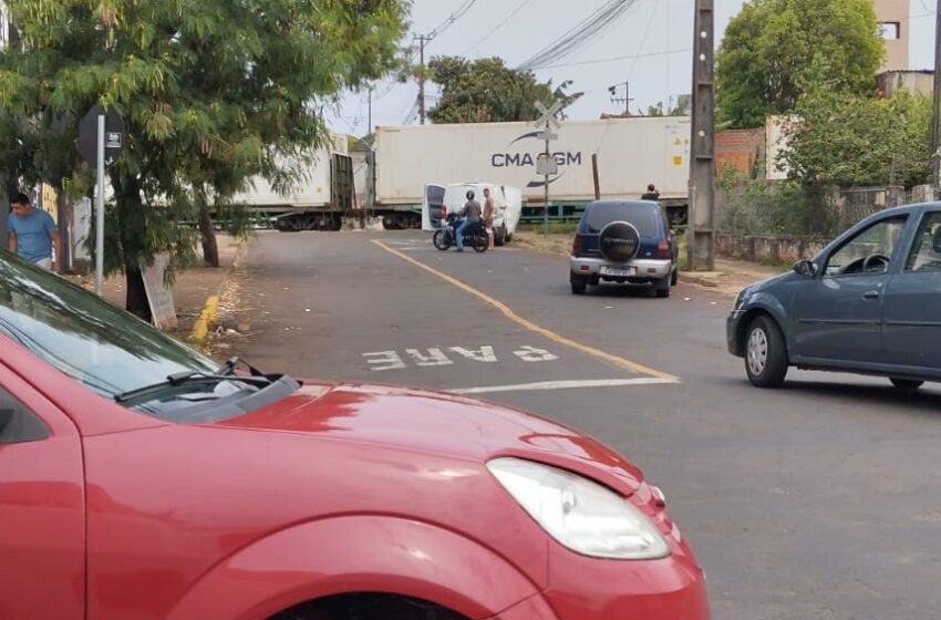  Batida entre trem e Van é registrada em bairro de Apucarana