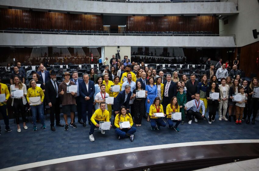  Paranaenses que participaram dos Jogos de Paris são homenageados na Assembleia