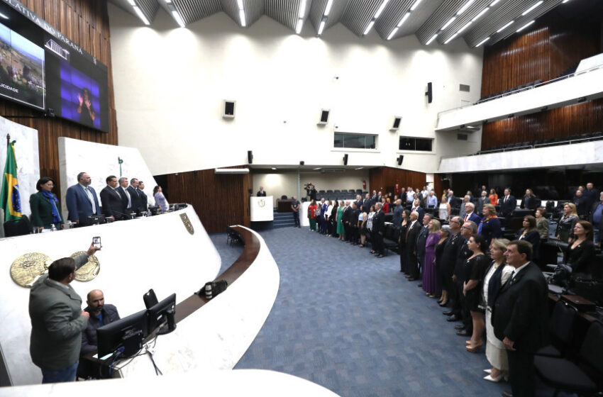  Sessão solene na Assembleia Legislativa celebra os 100 anos da Revista Rotary Brasil