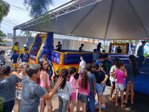  Cecom de Faxinal encerra ano letivo com festa para as crianças