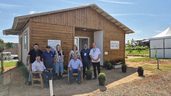  Governo do Estado atende pedido da Prefeitura de Ivaiporã e da Seab concedendo Casa Rural Sustentável no Parque de Exposições