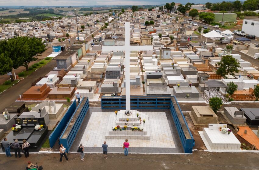  Mais de 25 mil pessoas devem passar pelos cemitérios de Apucarana neste ferido de Finados