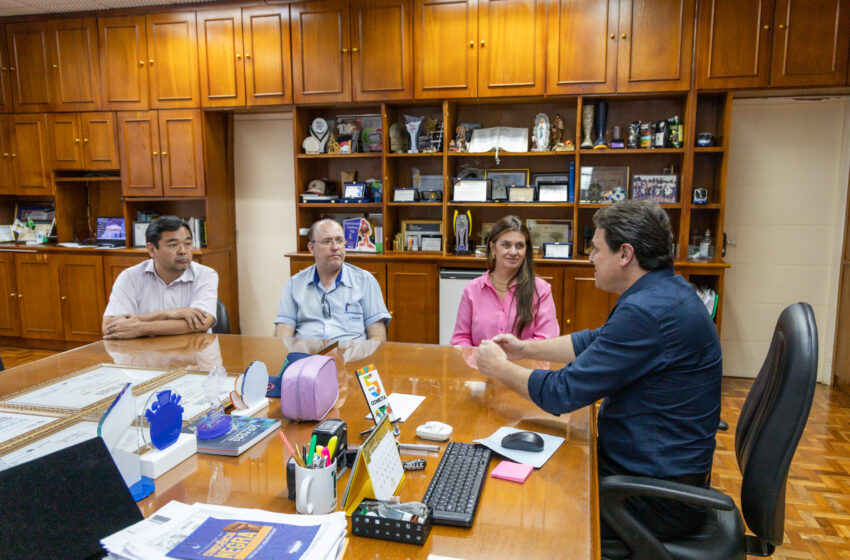  Junior da Femac recebe visita de diretores da Associação dos Engenheiros e Arquitetos