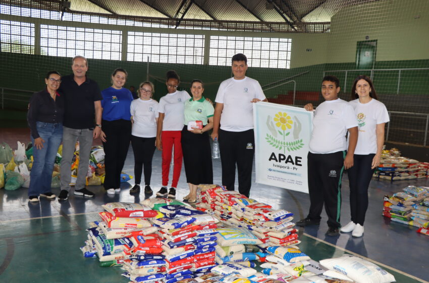  Prefeitura de Ivaiporã arrecada 13.290 kg de alimentos e ração no show da Ana Castela