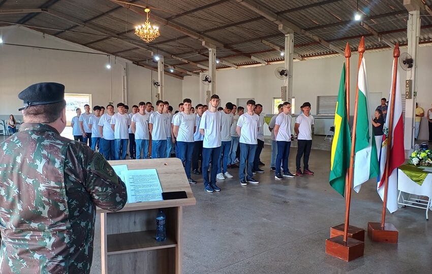  Junta de Serviço Militar de Marilândia do Sul realiza a dispensa militar de 40 jovens