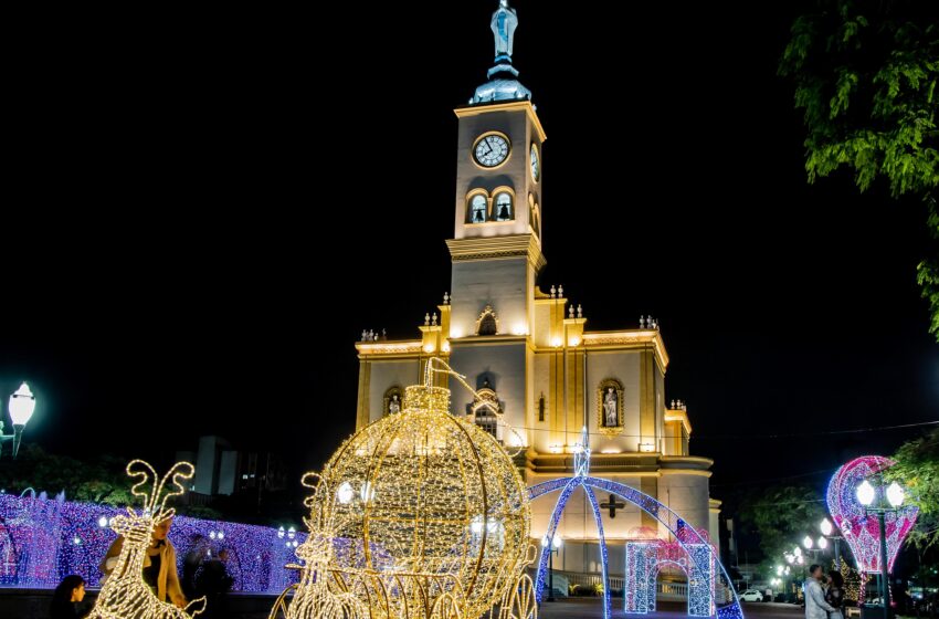  Apucarana inicia nos próximos dias a instalação da decoração natalina