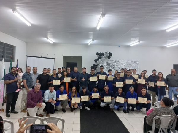  Ariranha do Ivaí celebra formatura de 30 alunos do curso Qualifica Paraná