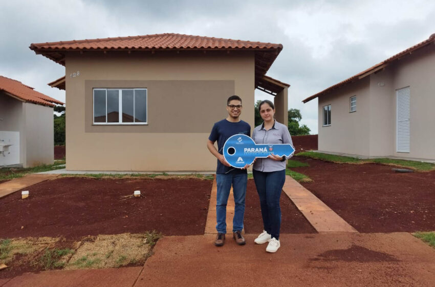  Cohapar entrega casa própria a 71 famílias de Jardim Alegre