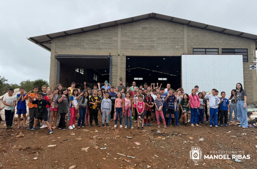  Alunos do 3°ano de Manoel Ribas realizaram uma visita ao aterro sanitário