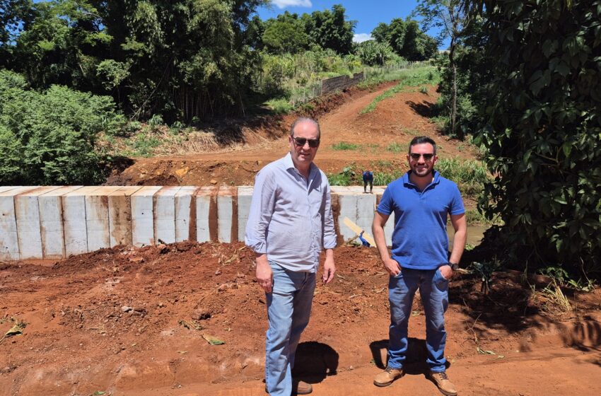  Prefeitura de Ivaiporã constrói ponte sobre Rio Pindauvinha no valor de R$ 235.969,04