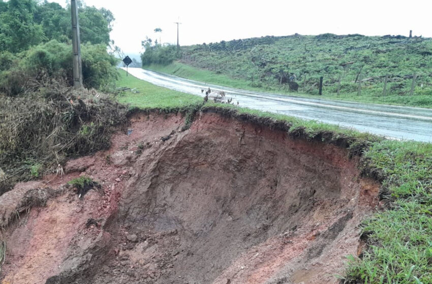  Três bloqueios totais: DER/PR divulga condições de rodovias estaduais após as chuvas