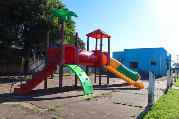  Jardim Alegre instala novos Playgrounds para diversão das crianças