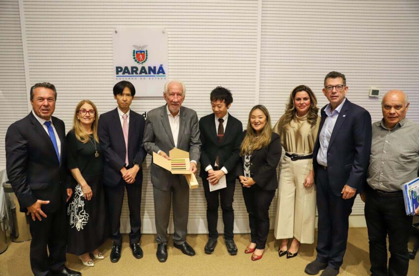  Piana recebe comitiva japonesa para debater participação do Paraná na Expo Osaka